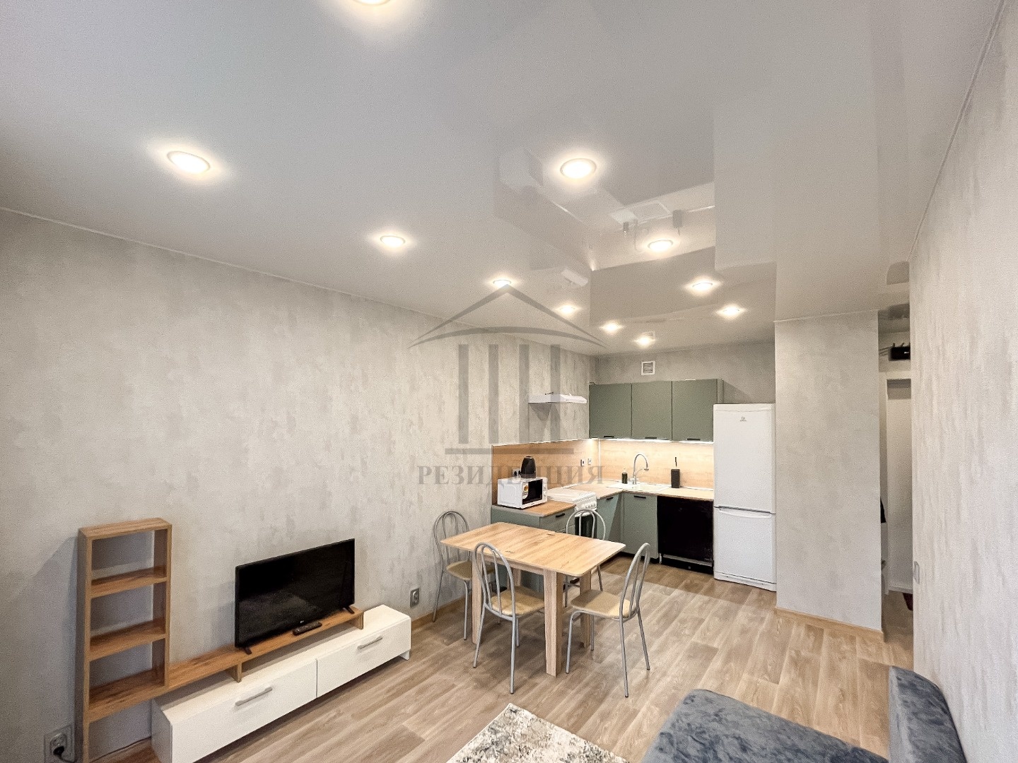 ЗВОНИТЕ СЕЙЧАС!
Сдается 1- комнатная квартира на Автовокзале в ЖК Исеть Парк.
БЕЗ животных 
+ До метро Ботаническая 14 минут пешком
+ Огороженная территория.
+ Детская площадка.
+ В наличии вся необходимая мебель и техника, включая посудомойку и тв.
+ Проведён интернет.
+ Коммунальные оплачиваются