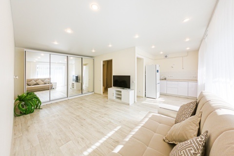 ЗВОНИТЕ СЕЙЧАС!
Сдается студия в Уктусе
+ Квартира после ремонта
+ В наличии вся необходимая мебель и техника
+ Бесплатная парковка рядом с домом
+ Проведён интернет.
+ Рядом ТЦ Глобус, продуктовые, аптеки, детские сады и школа
+ Поменяна вся электропроводка и все трубы, даже отопления 
+ Квартира о