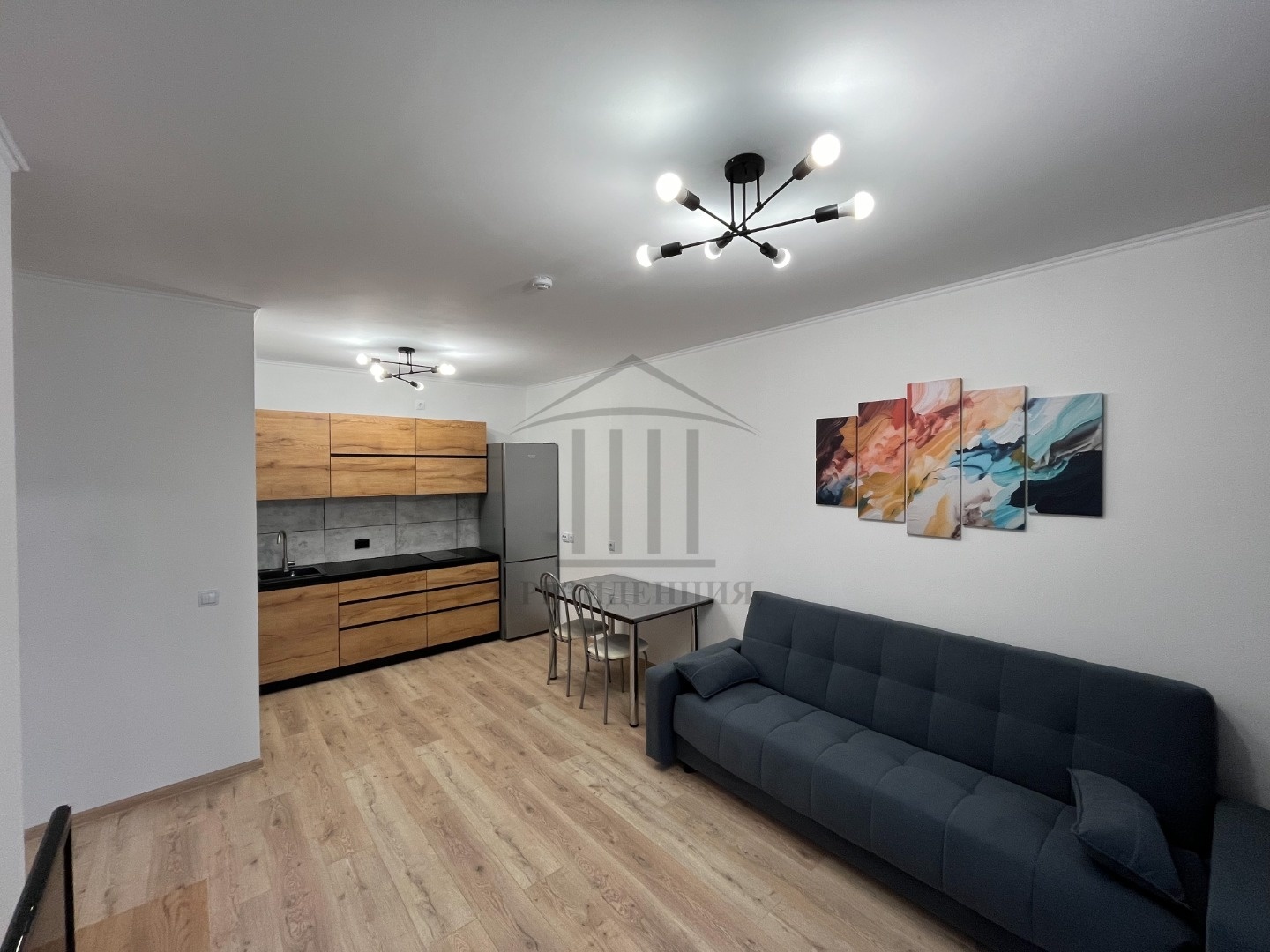 ЗВОНИТЕ СЕЙЧАС! 
Сдаётся отличная евро 2кв квартира в ЖК Ривер Парк.
+ Остановки общественного транспорта.
+ Закрытый двор, закрытая детская площадка.
+ Свой парк на набережной пруда.
+ В квартире есть вся необходимая мебели и техника.
+ Коммунальные платежи оплачиваются отдельно: лето 3500 - зима 5