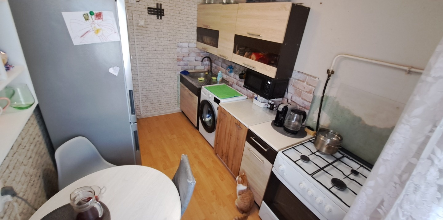 Продаётся квартира в г. Богданович, ул. Рокицанская 11
Торг
Уютная, светлая квартира в хорошем жилом доме, отличный вариант для комфортного проживания
Удобное расположение — рядом всё необходимое для жизни: школы, детские сады, магазины, аптеки, отделения банков
В шаговой доступности остановки общес