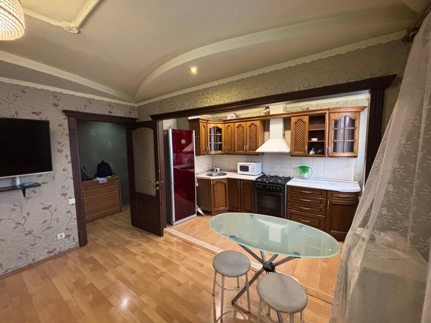 ЗВОНИТЕ СЕЙЧАС!
Сдается евро двухкомнатная квартира на Химмаше 
+ Остановки общественного транспорта недалеко от дома
+ Магазины и пункты выдачи рядом
+ Рядом находится парк
+ Имеются вся необходимая техника и мебель
+ Проведены интернет (Wi-Fi) и телевидение
+ Коммунальные дополнительно: около 5000