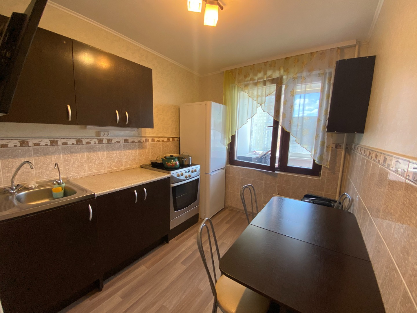 Продаётся уютная 2-комнатная квартира в одном из самых удобных районов Екатеринбурга — ул. Азина, 23. Отличный вариант для жизни или сдачи в аренду

Главные преимущества:
— Удачная планировка: изолированные комнаты
— Комфортный этаж
— Светлая, тёплая квартира
— Ремонт: современный / можно заехать и 