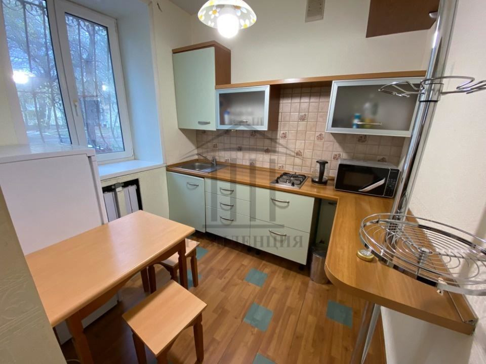Продается отличная 1 комнатная квартира в Центре около перекрестка с ул. Луначарского-Куйбышева
Эта квартира — отличный вариант как для комфортного проживания, так и для выгодной инвестиции.
Была перепланировка 
+Очень удобное расположение
+ 20 минут пешком до Гринвича
+ В наличии необходимые мебель